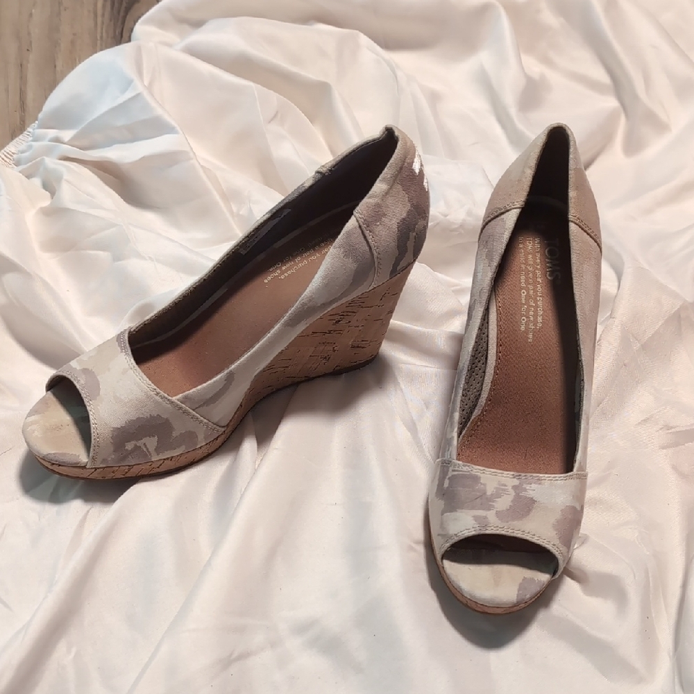 Stylish Women's Peep-Toe Wedge Shoes